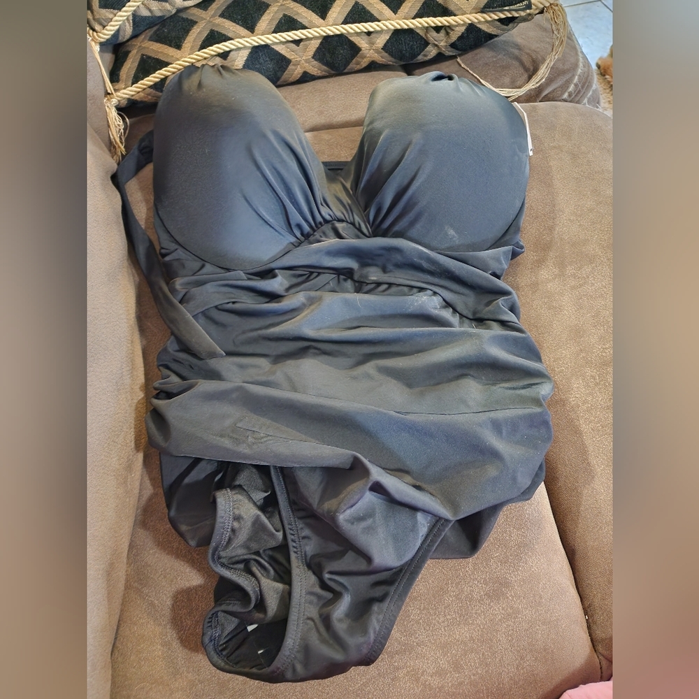 New Victoria Secret Swimsuit 38DD